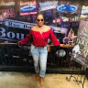 Meet your Posher, Latitia